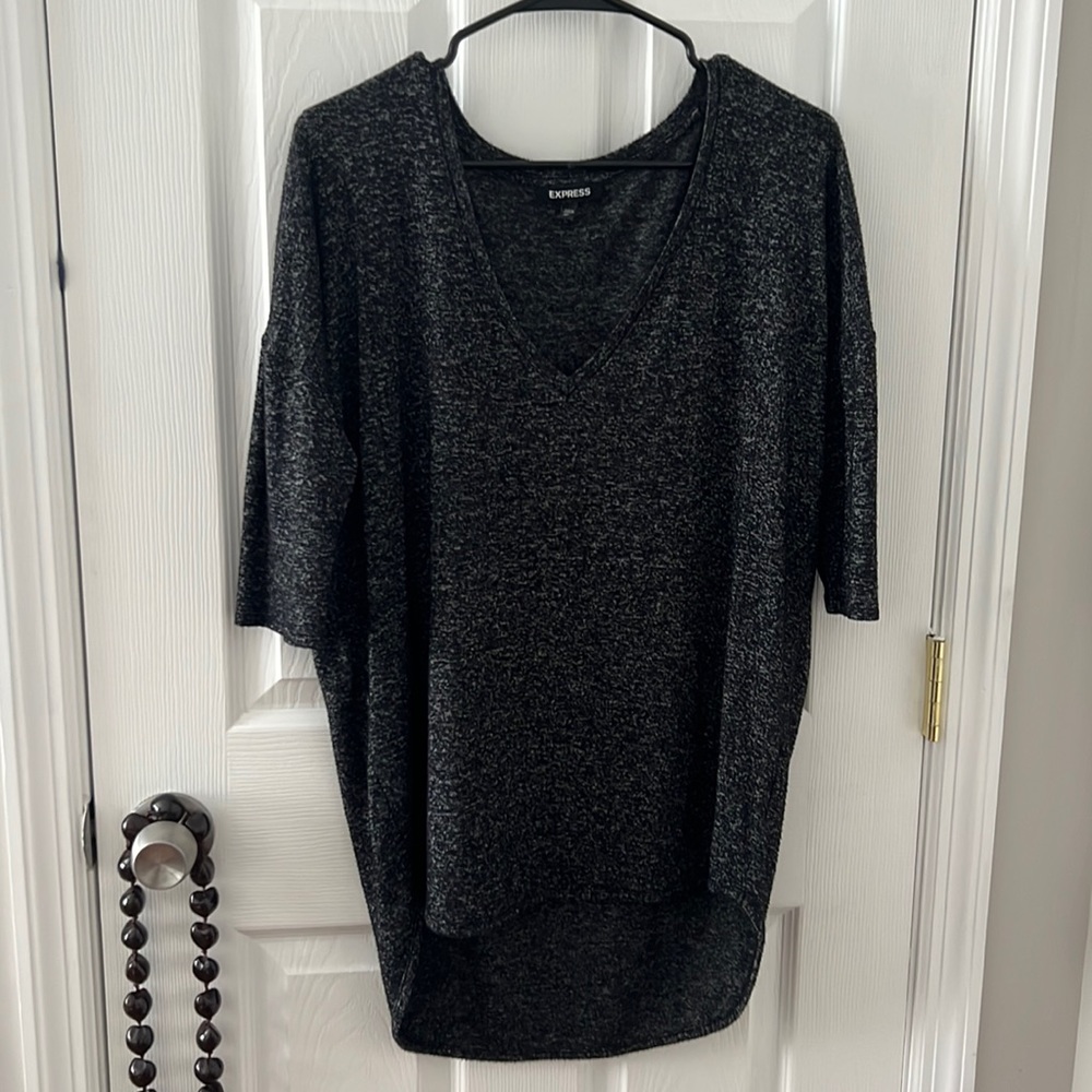 Express heather grey v neck tee